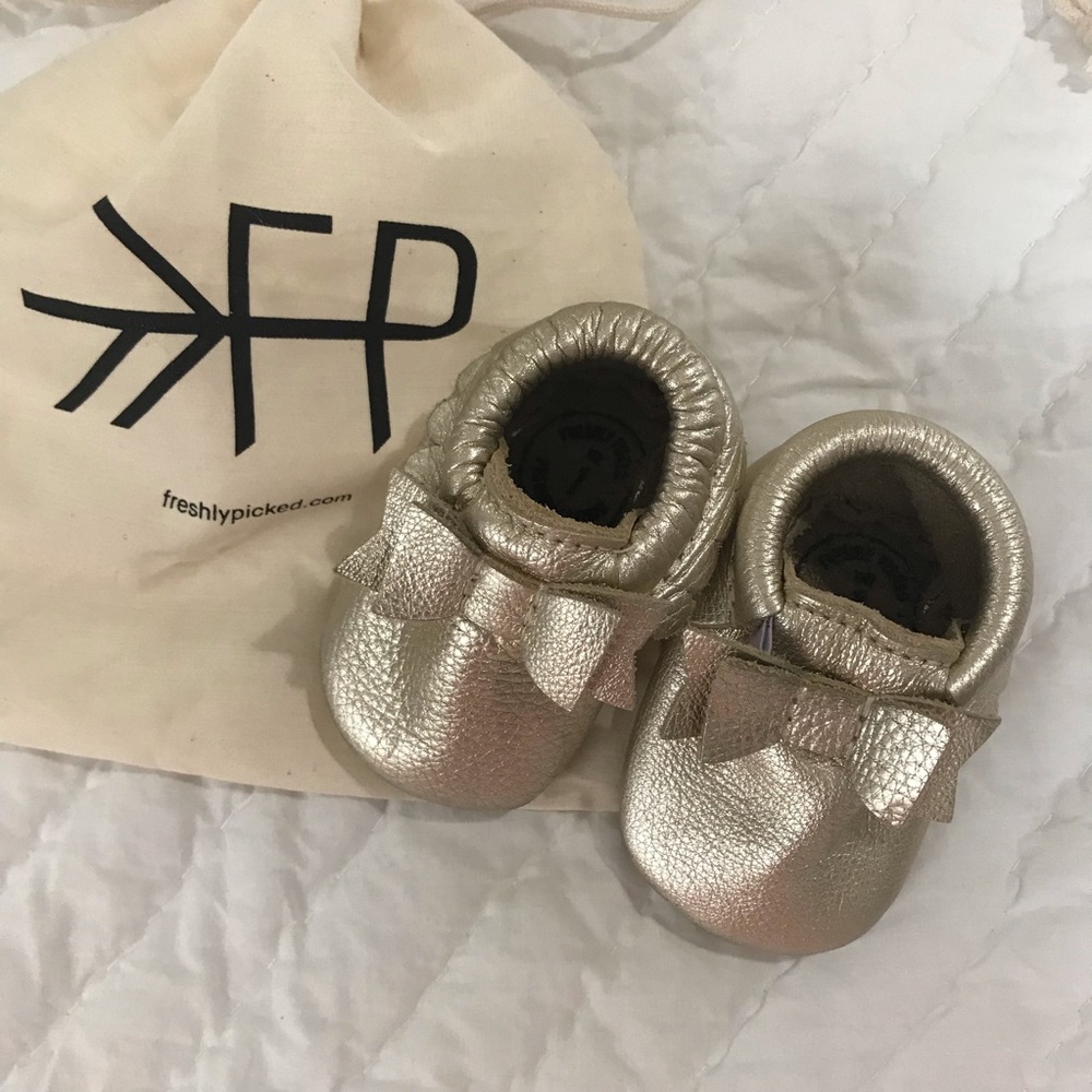 Freshly Picked bow moccasins